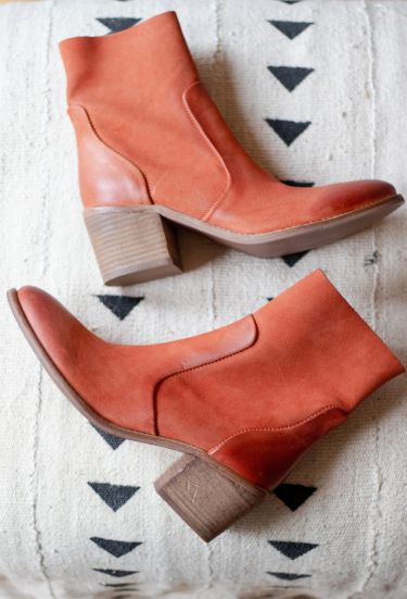 656d4350-676b-4e81-abdc-767c2c6864ba